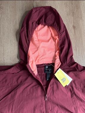NWT All In Motion windbreaker in maroon and pink